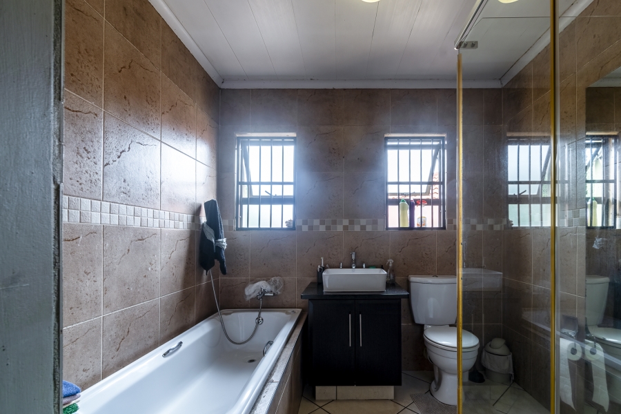 3 Bedroom Property for Sale in Val de Grace Gauteng