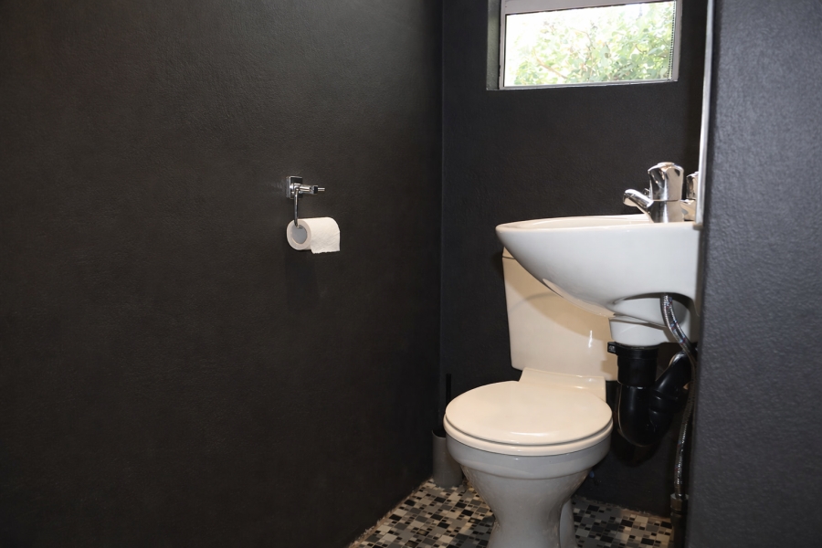 1 Bedroom Property for Sale in Wilro Park Gauteng