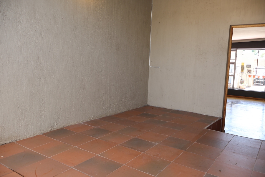 1 Bedroom Property for Sale in Wilro Park Gauteng