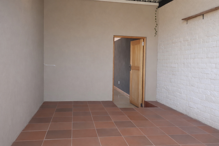 1 Bedroom Property for Sale in Wilro Park Gauteng