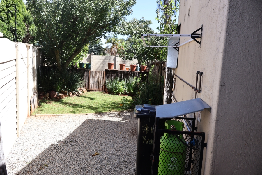 1 Bedroom Property for Sale in Wilro Park Gauteng