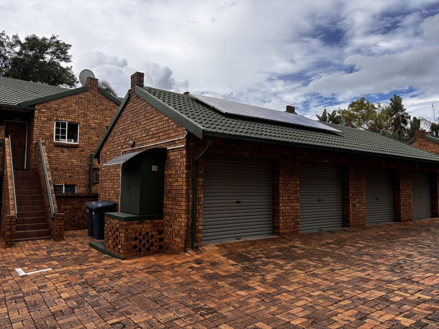 2 Bedroom Property for Sale in Faerie Glen Gauteng