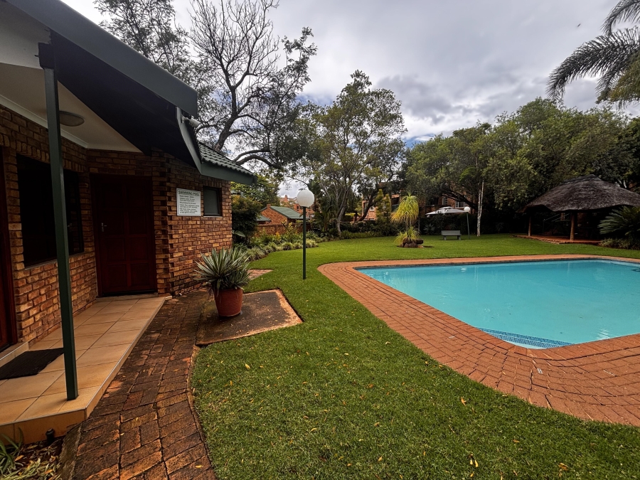 2 Bedroom Property for Sale in Faerie Glen Gauteng