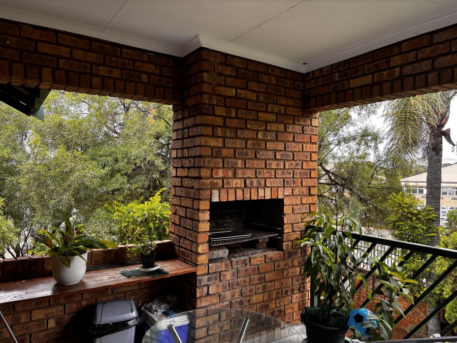 2 Bedroom Property for Sale in Faerie Glen Gauteng