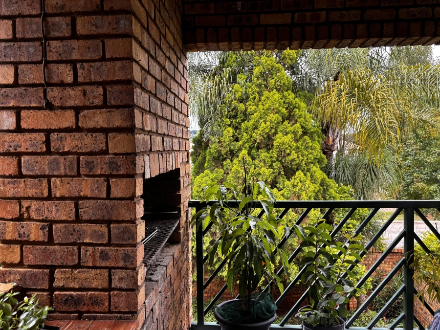 2 Bedroom Property for Sale in Faerie Glen Gauteng