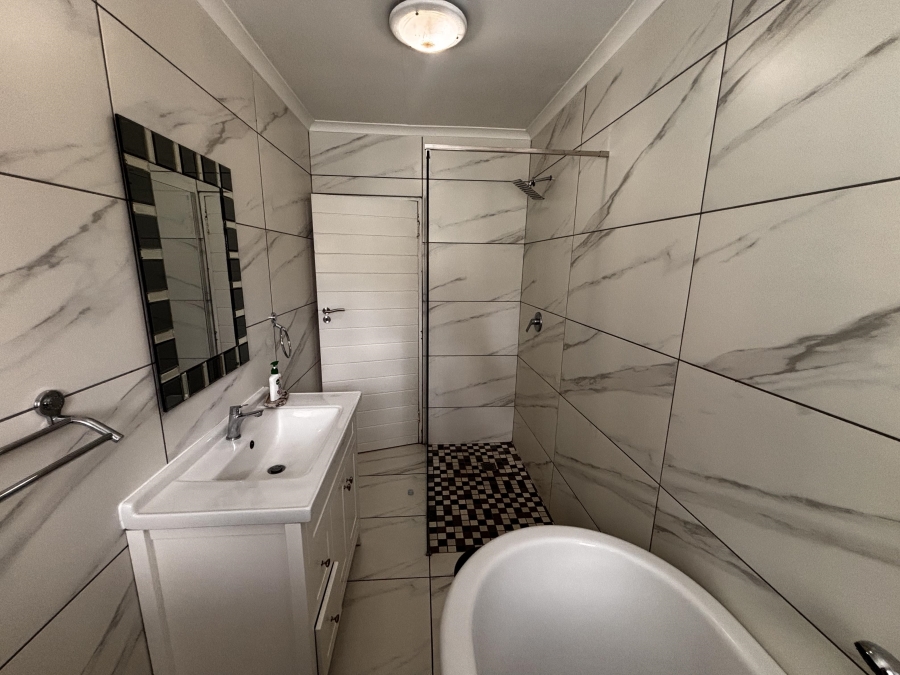 2 Bedroom Property for Sale in Faerie Glen Gauteng