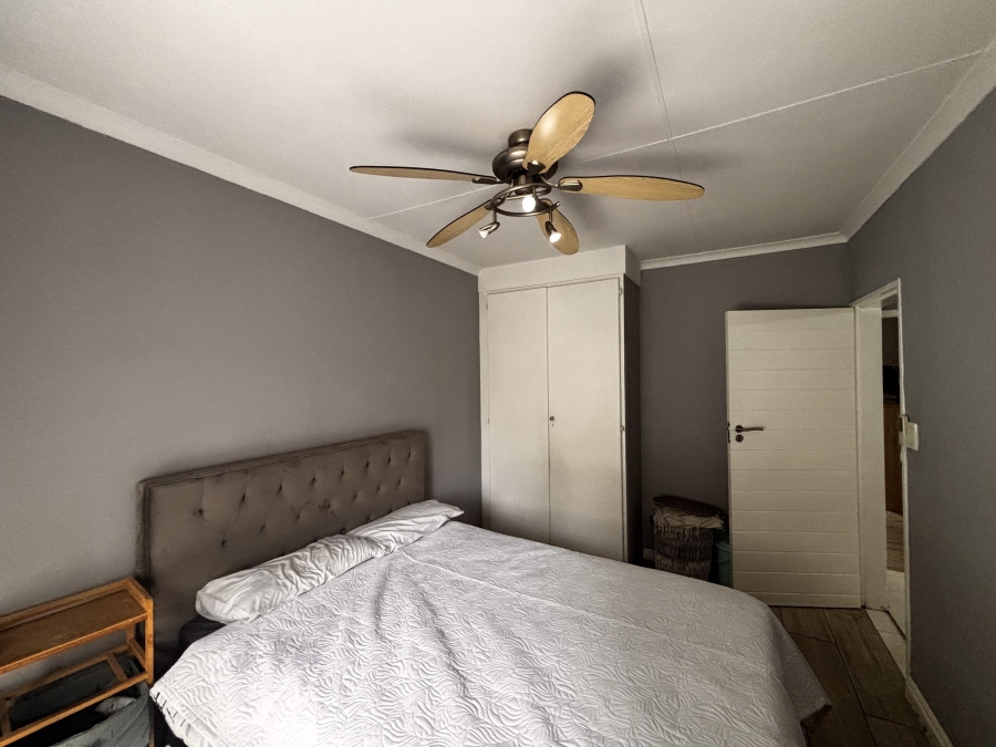 2 Bedroom Property for Sale in Faerie Glen Gauteng