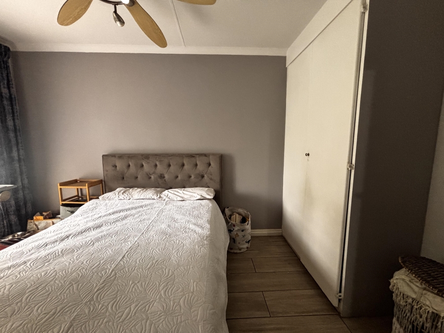 2 Bedroom Property for Sale in Faerie Glen Gauteng