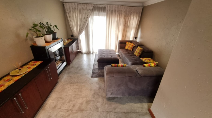 To Let 5 Bedroom Property for Rent in Brooklands Lifestyle Estate Gauteng