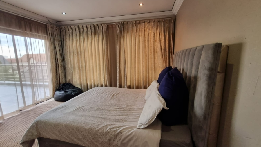 To Let 5 Bedroom Property for Rent in Brooklands Lifestyle Estate Gauteng