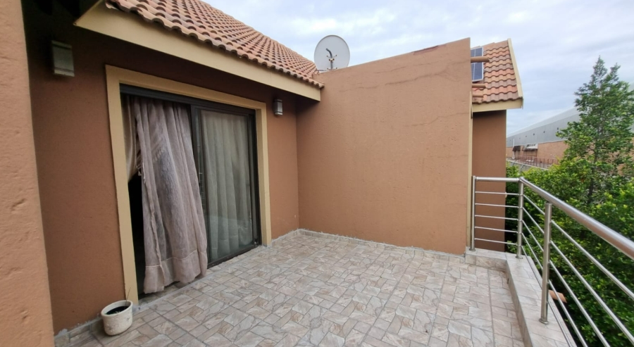 To Let 5 Bedroom Property for Rent in Brooklands Lifestyle Estate Gauteng