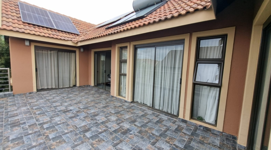 To Let 5 Bedroom Property for Rent in Brooklands Lifestyle Estate Gauteng