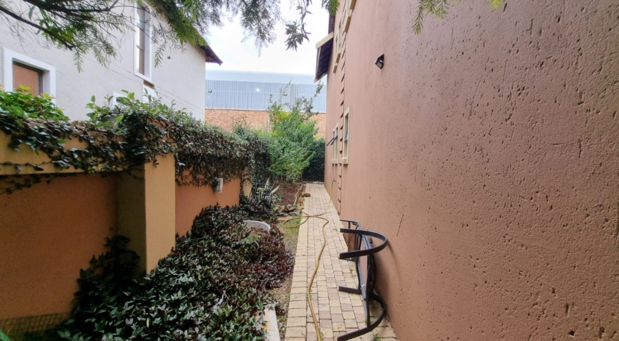 To Let 5 Bedroom Property for Rent in Brooklands Lifestyle Estate Gauteng