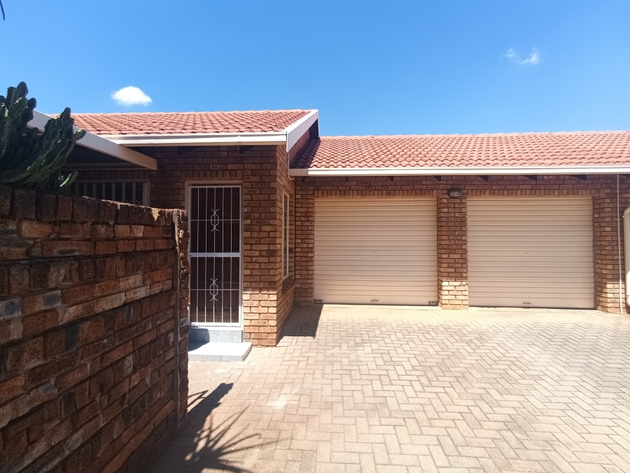 3 Bedroom Property for Sale in Dorandia Gauteng