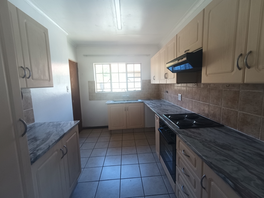 3 Bedroom Property for Sale in Dorandia Gauteng