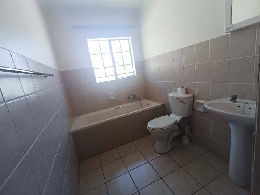 3 Bedroom Property for Sale in Dorandia Gauteng