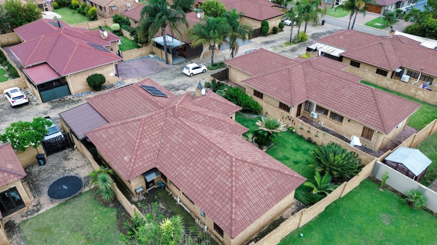 3 Bedroom Property for Sale in Thatchfield Estate Gauteng