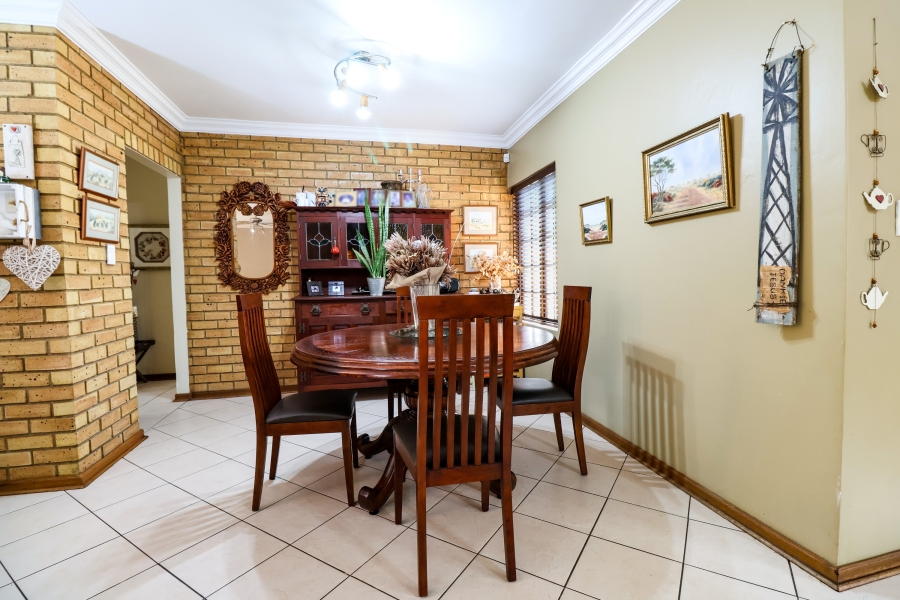 3 Bedroom Property for Sale in Thatchfield Estate Gauteng
