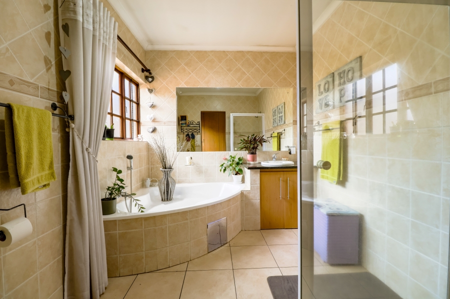 3 Bedroom Property for Sale in Thatchfield Estate Gauteng