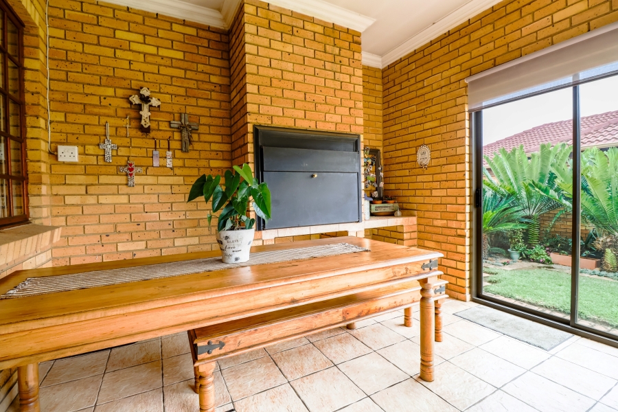 3 Bedroom Property for Sale in Thatchfield Estate Gauteng