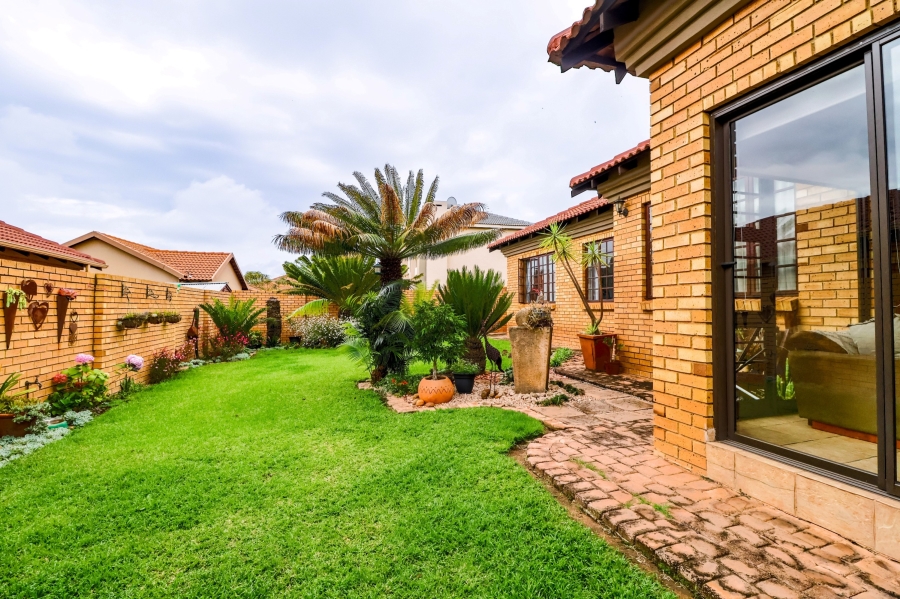 3 Bedroom Property for Sale in Thatchfield Estate Gauteng