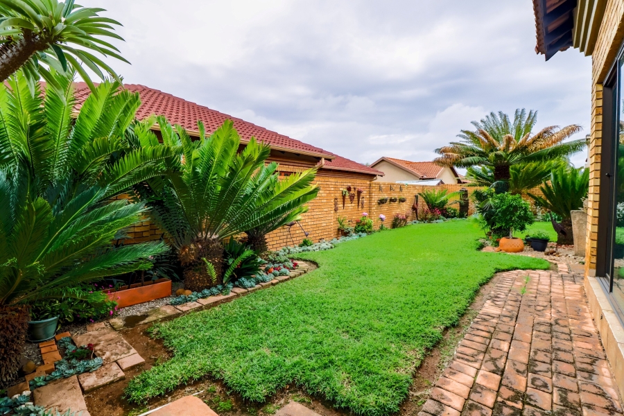 3 Bedroom Property for Sale in Thatchfield Estate Gauteng