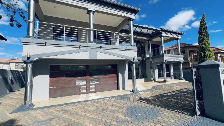 5 Bedroom Property for Sale in Helderwyk Gauteng