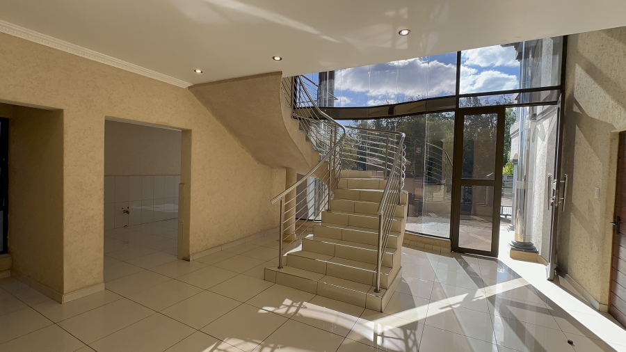 5 Bedroom Property for Sale in Helderwyk Gauteng