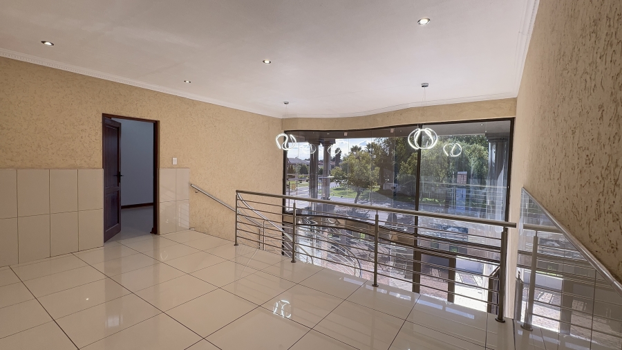 5 Bedroom Property for Sale in Helderwyk Gauteng