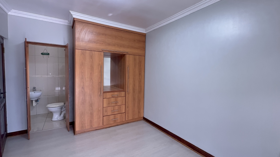 5 Bedroom Property for Sale in Helderwyk Gauteng