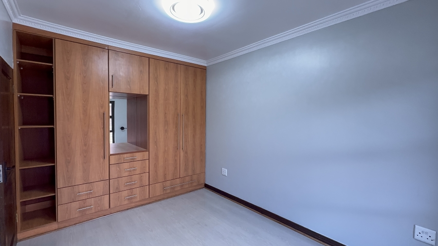 5 Bedroom Property for Sale in Helderwyk Gauteng