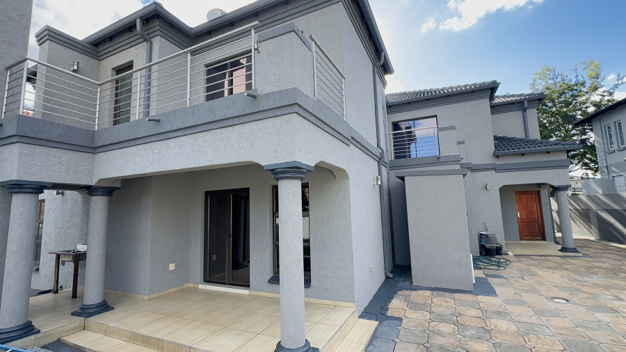 5 Bedroom Property for Sale in Helderwyk Gauteng