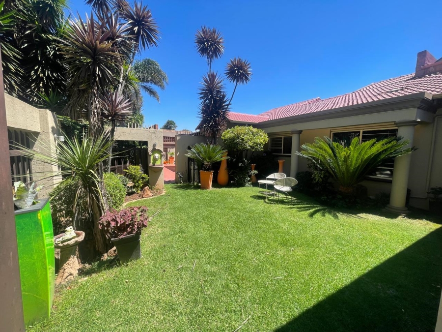 3 Bedroom Property for Sale in Lakefield Gauteng