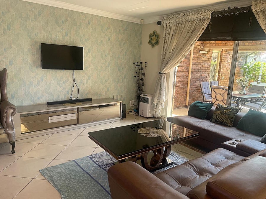 3 Bedroom Property for Sale in Lakefield Gauteng