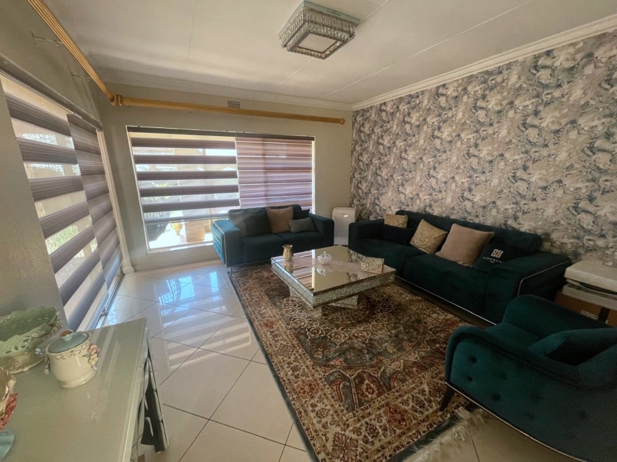 3 Bedroom Property for Sale in Lakefield Gauteng