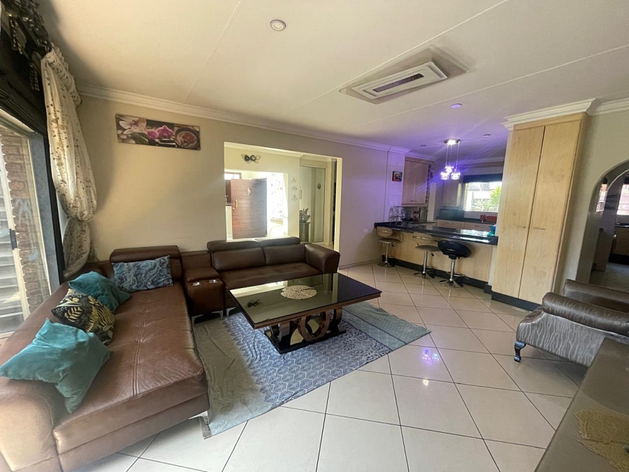 3 Bedroom Property for Sale in Lakefield Gauteng