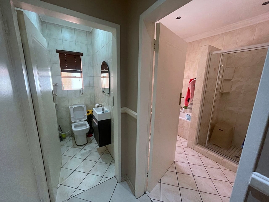 3 Bedroom Property for Sale in Lakefield Gauteng