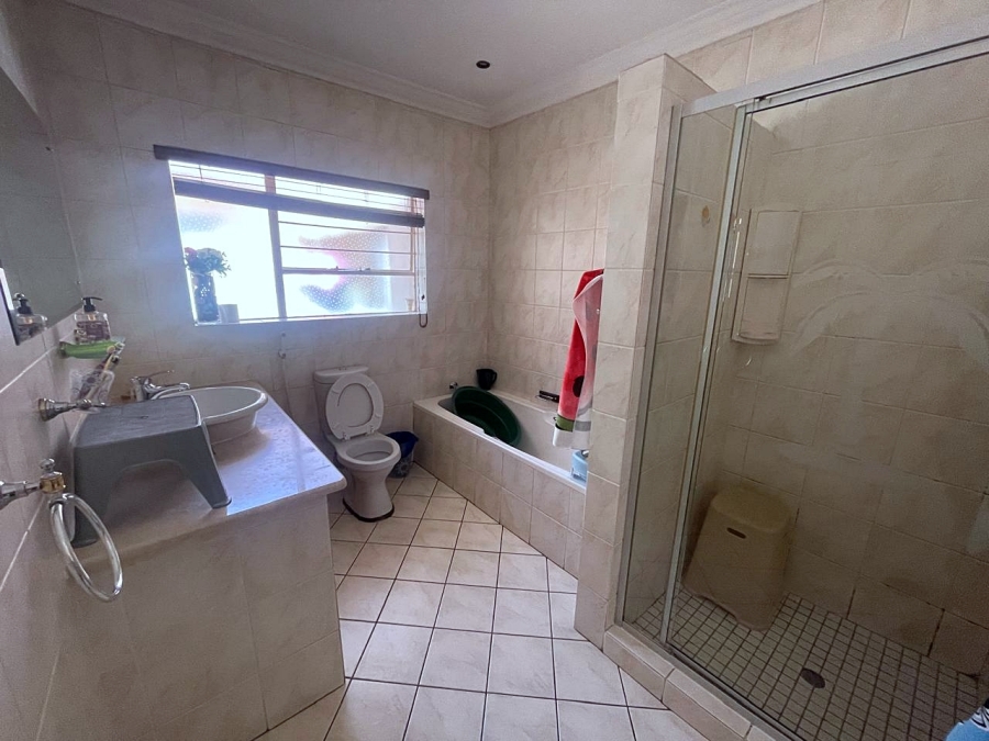 3 Bedroom Property for Sale in Lakefield Gauteng