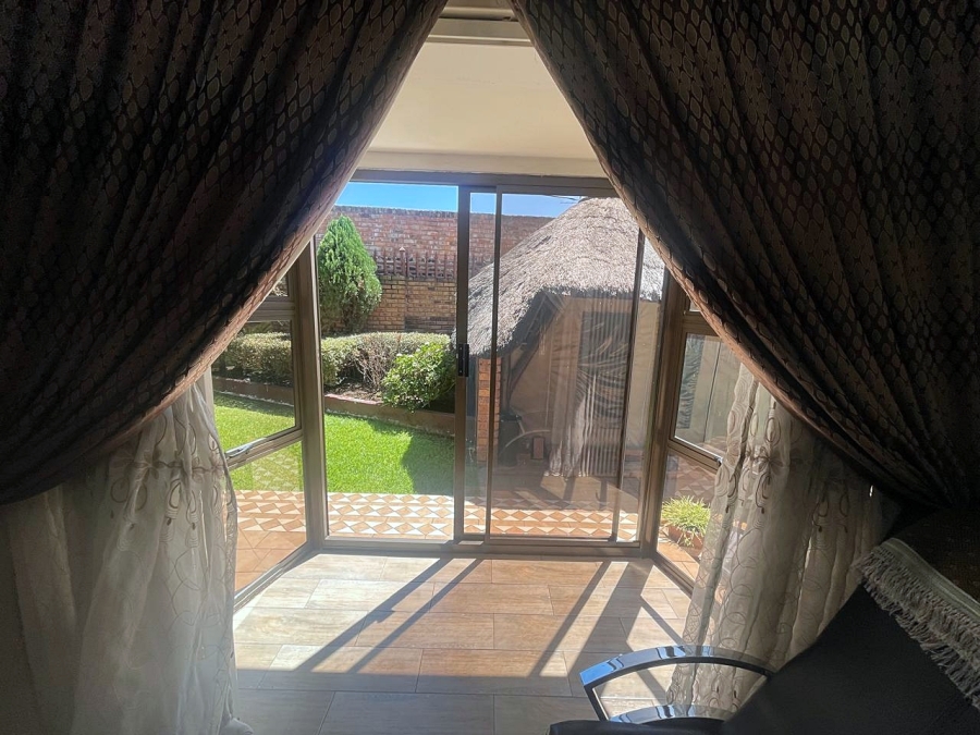 3 Bedroom Property for Sale in Lakefield Gauteng