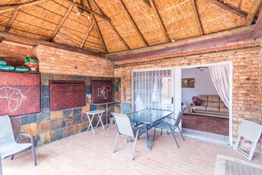 4 Bedroom Property for Sale in Rant En Dal Gauteng