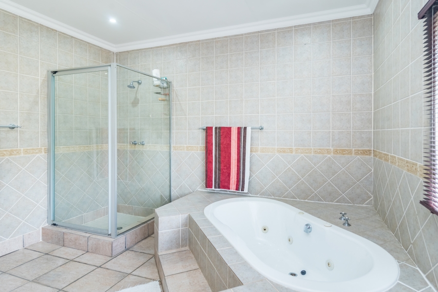 4 Bedroom Property for Sale in Rant En Dal Gauteng