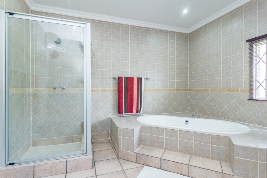 4 Bedroom Property for Sale in Rant En Dal Gauteng