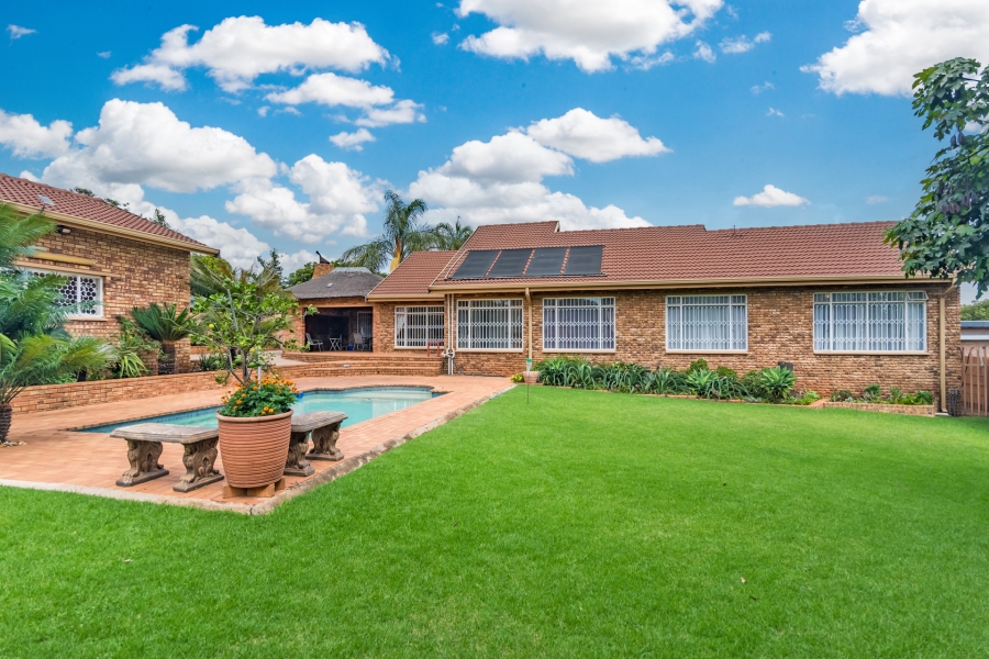 4 Bedroom Property for Sale in Rant En Dal Gauteng