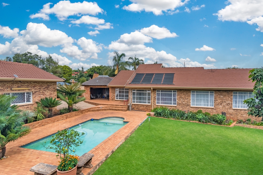 4 Bedroom Property for Sale in Rant En Dal Gauteng