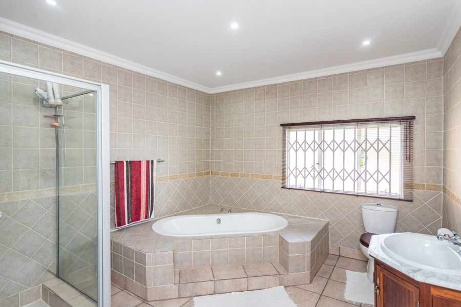 4 Bedroom Property for Sale in Rant En Dal Gauteng