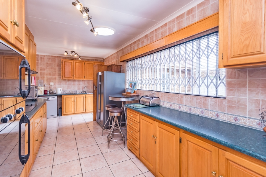 4 Bedroom Property for Sale in Rant En Dal Gauteng