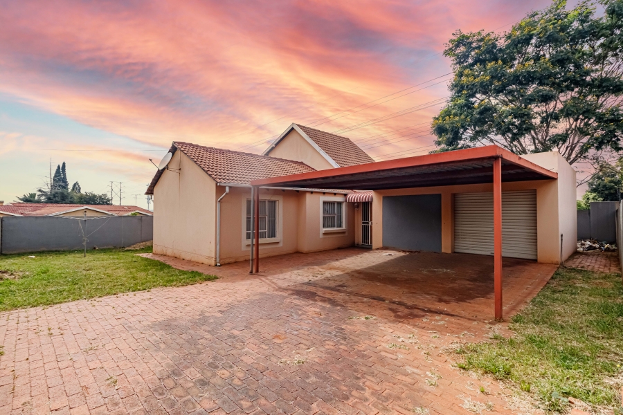 3 Bedroom Property for Sale in Noordwyk Gauteng