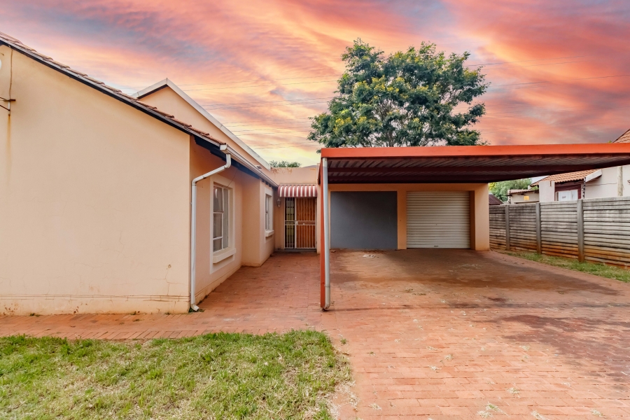 3 Bedroom Property for Sale in Noordwyk Gauteng