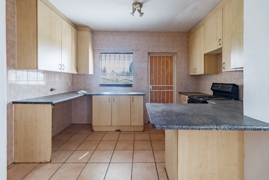 3 Bedroom Property for Sale in Noordwyk Gauteng