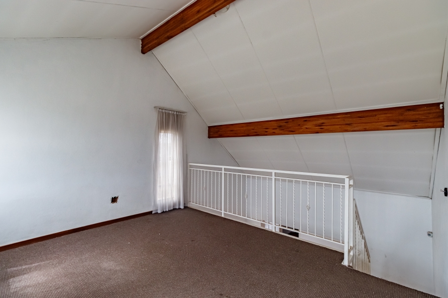 3 Bedroom Property for Sale in Noordwyk Gauteng